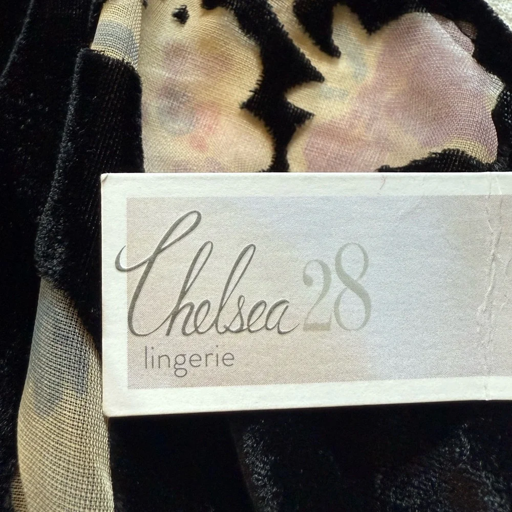 Chelsea28 delicate chic floral